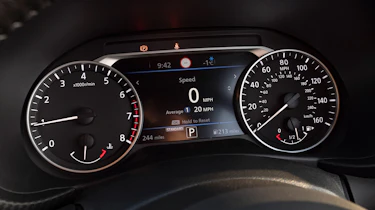 Nissan Juke - dials