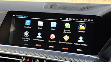 BMW X5 xDrive45e - infotainment