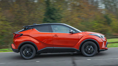 Toyota C-HR - side