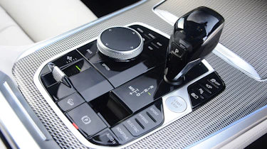BMW X5 xDrive45e - transmission