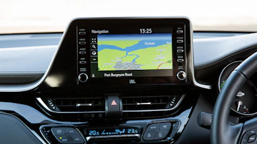 Toyota C-HR - sat-nav