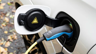Volvo S60 Polestar Engineered - charging