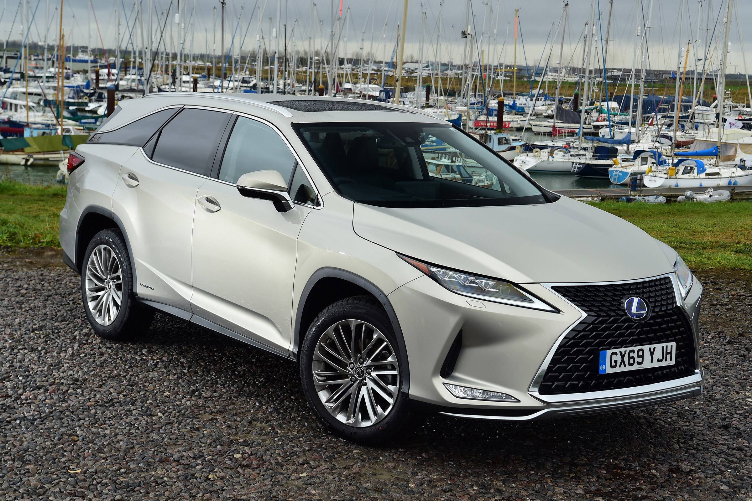 Lexus RX - front static