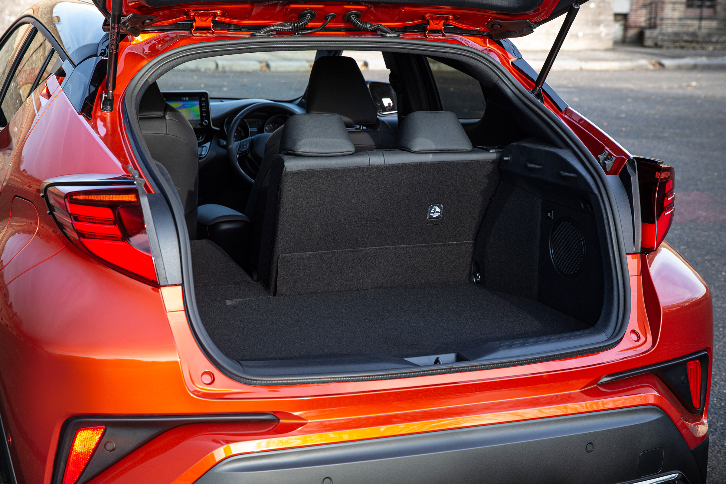Toyota C-HR - boot