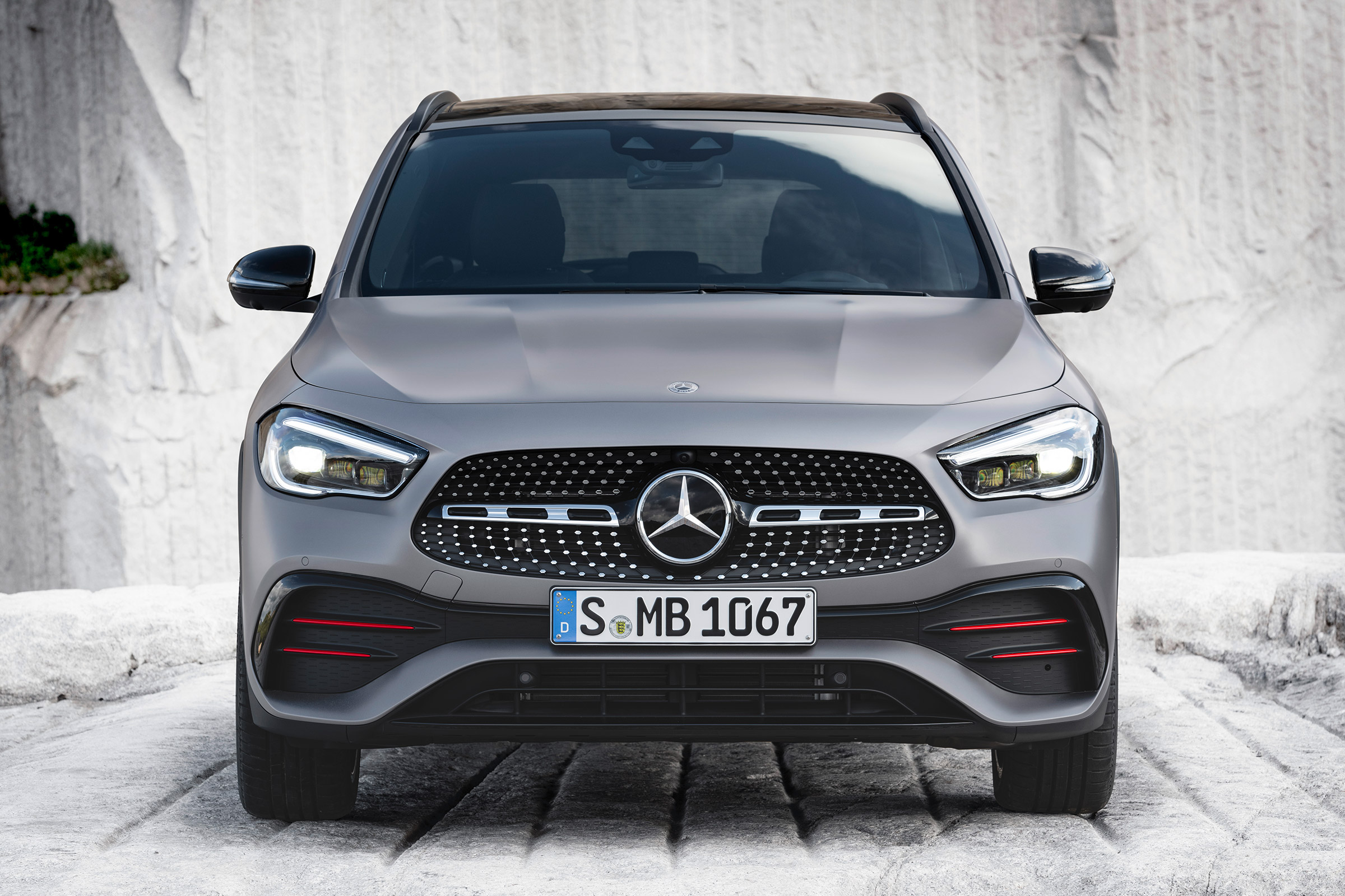 Mercedes GLA - full front