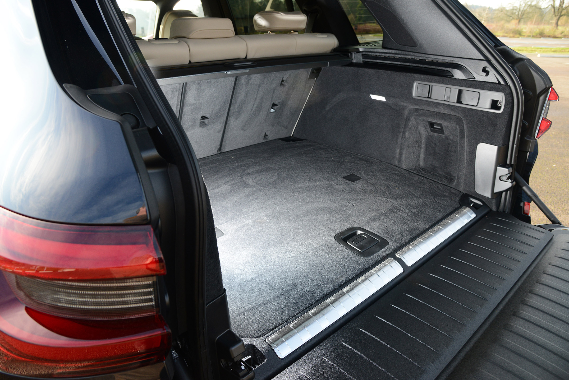 BMW X5 xDrive45e - boot