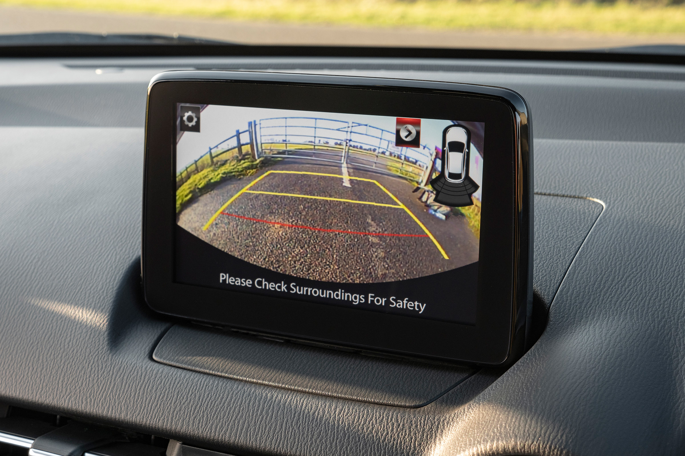 Mazda 2 - reversing camera