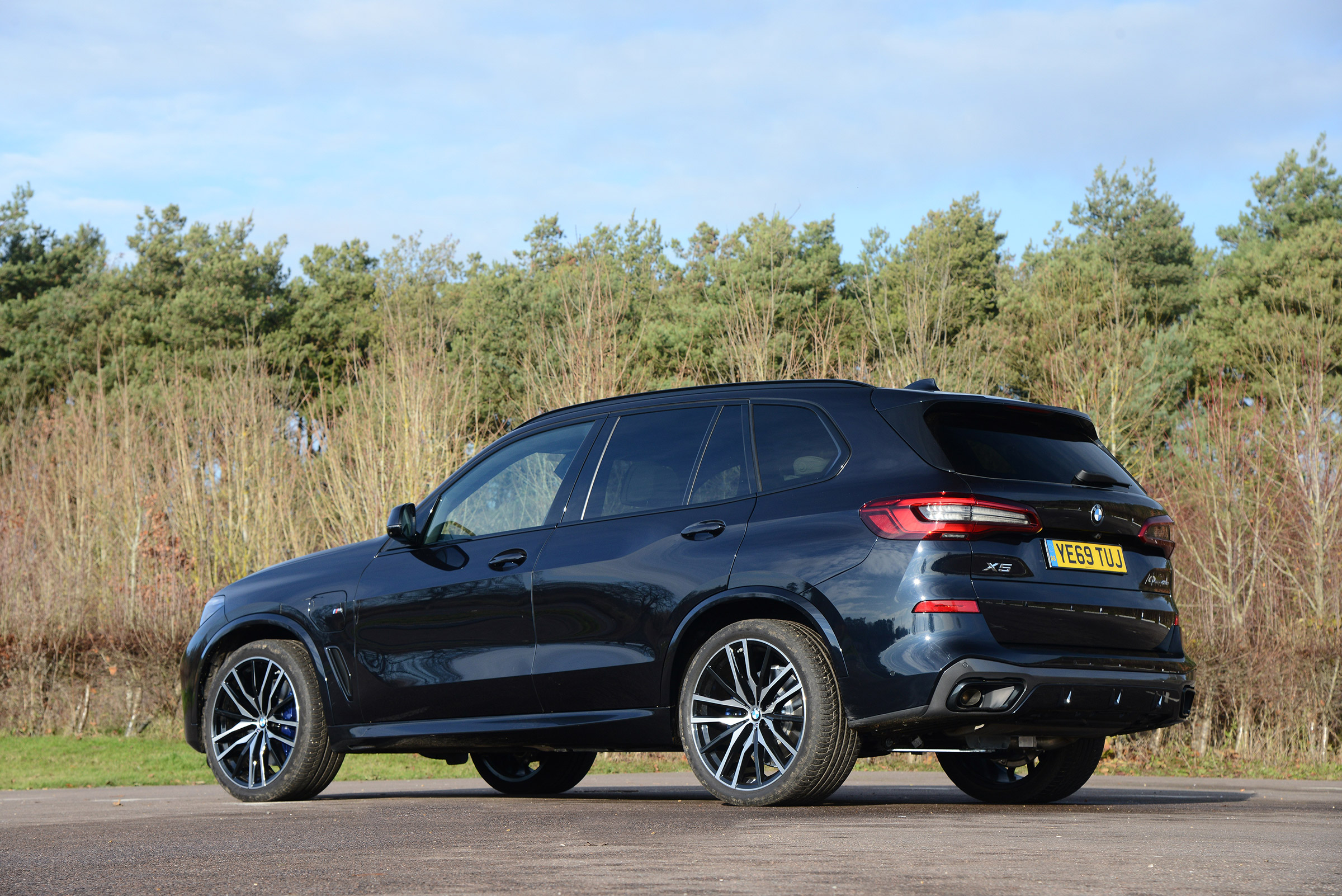 BMW X5 xDrive45e - rear static