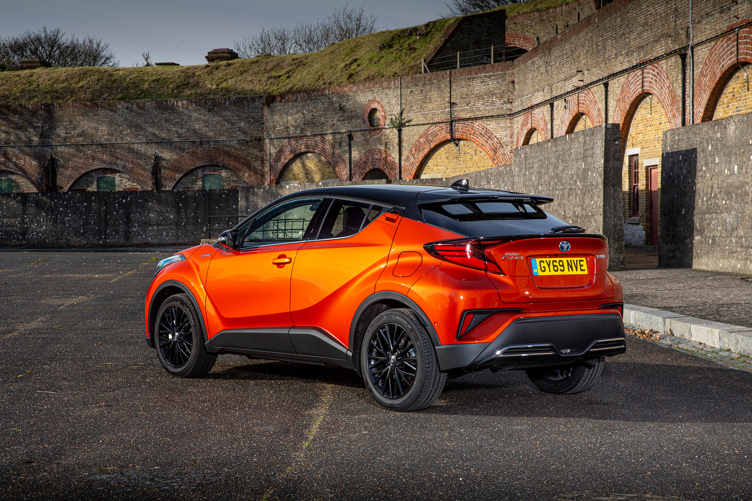 Toyota C-HR - rear static