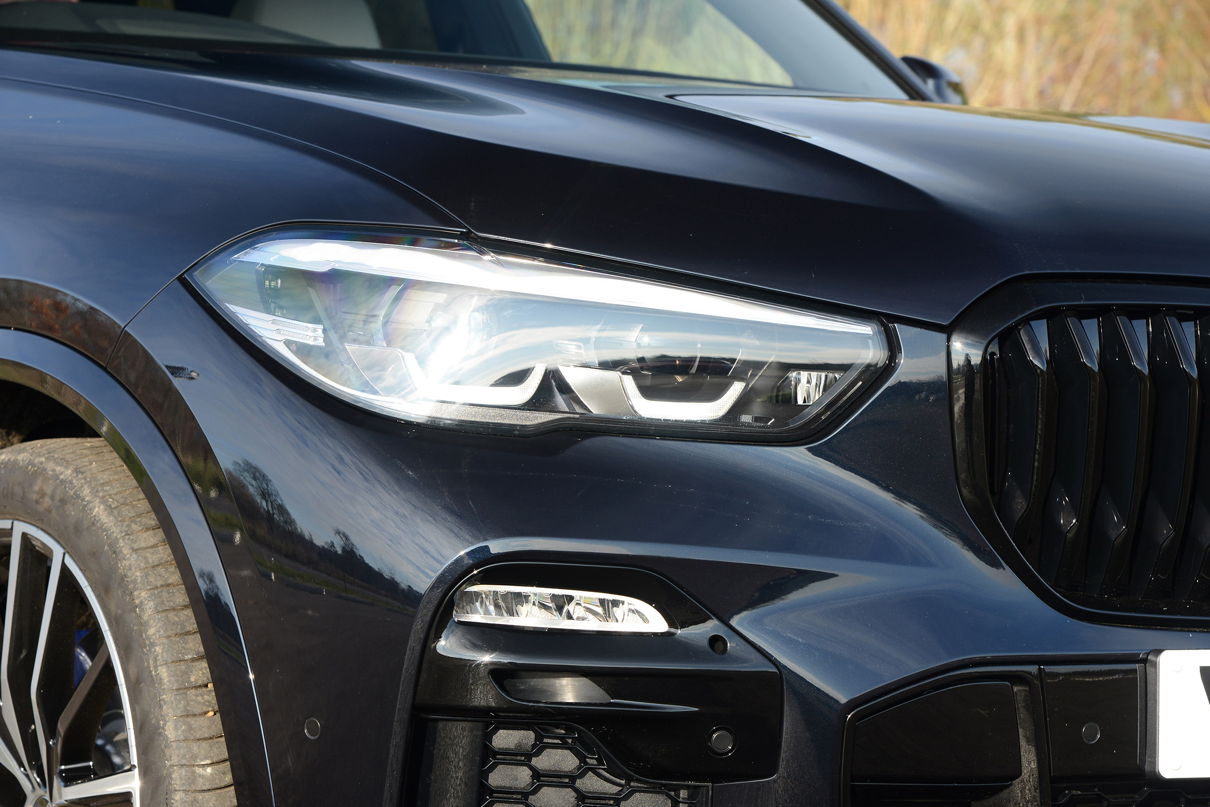BMW X5 xDrive45e - front light