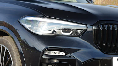 BMW X5 xDrive45e - front light