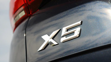 BMW X5 xDrive45e - X5 badge