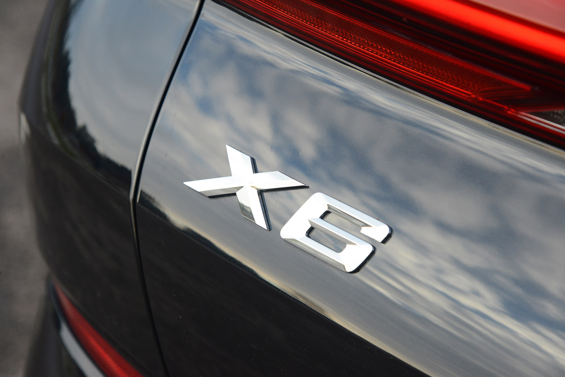BMW X6 - X6 badge