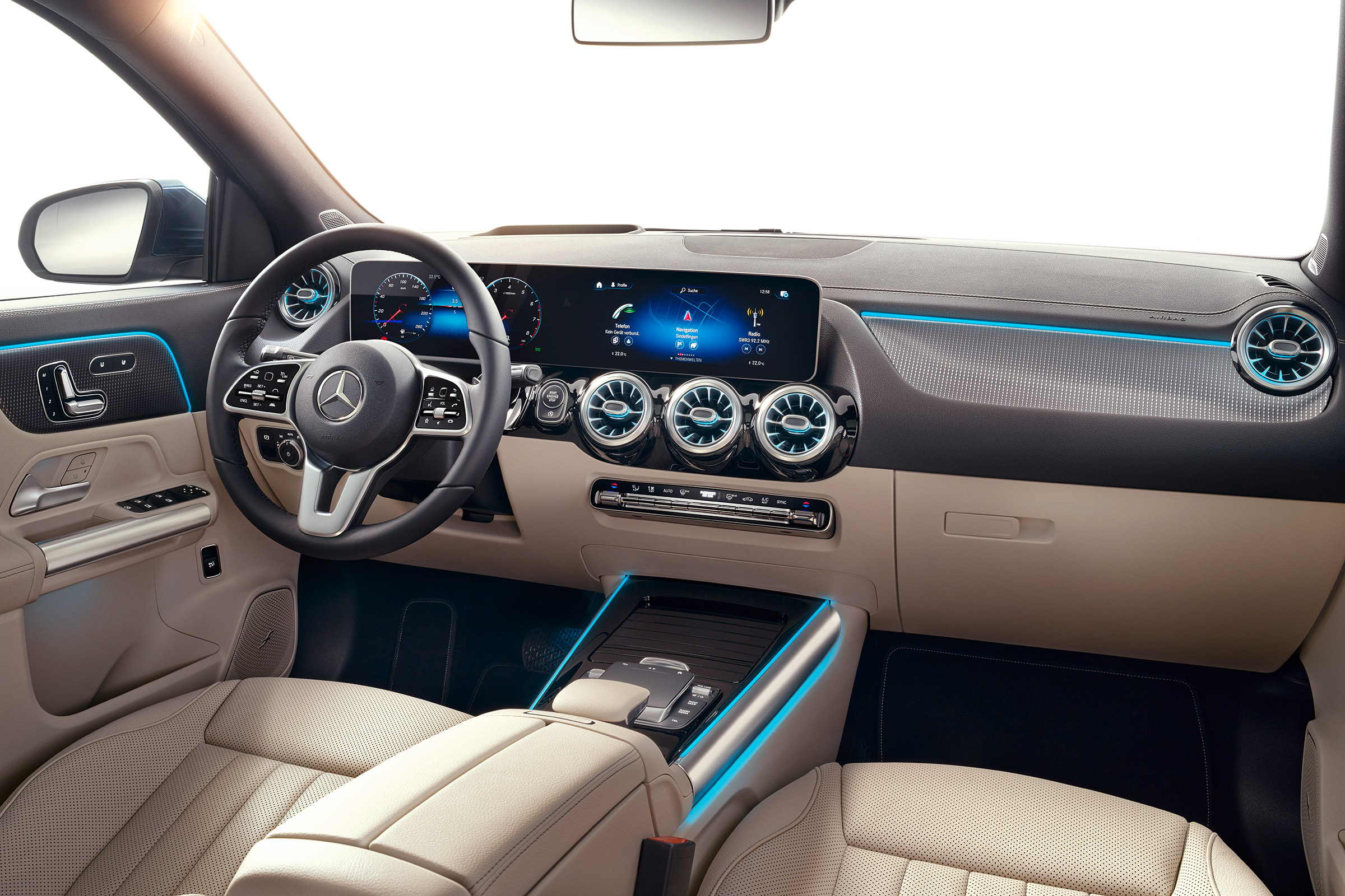 Mercedes GLA - cabin