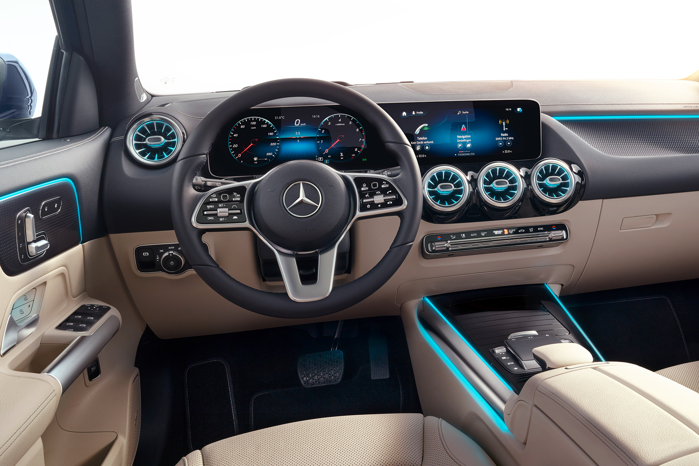 Mercedes GLA - steering wheel