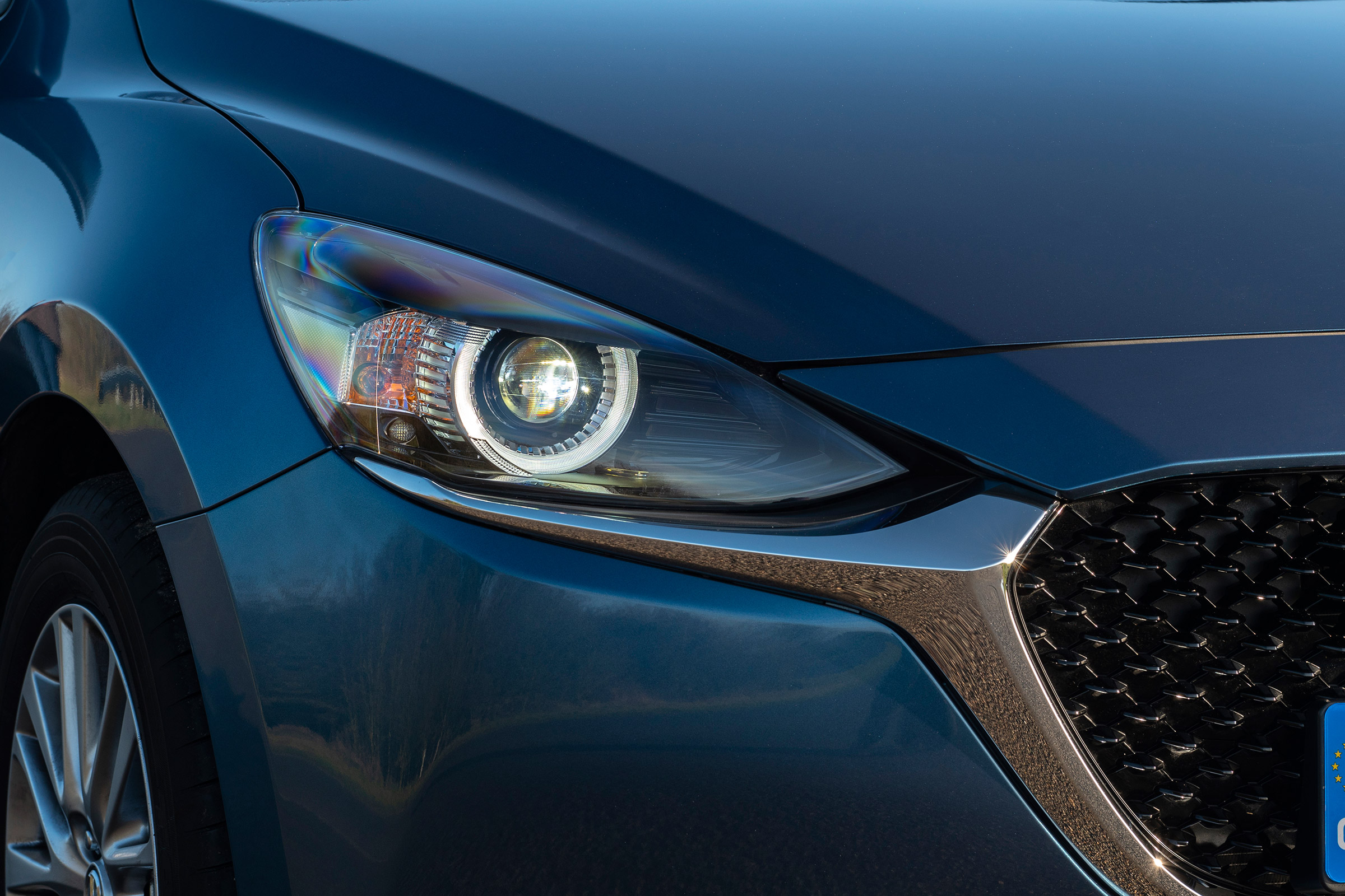 Mazda 2 - front light