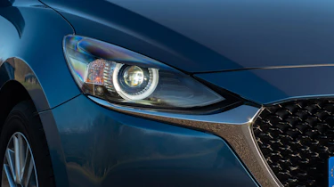 Mazda 2 - front light
