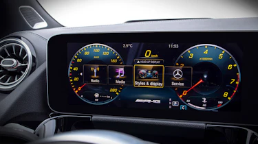 Mercedes GLA - screen
