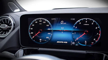 Mercedes GLA - screen info