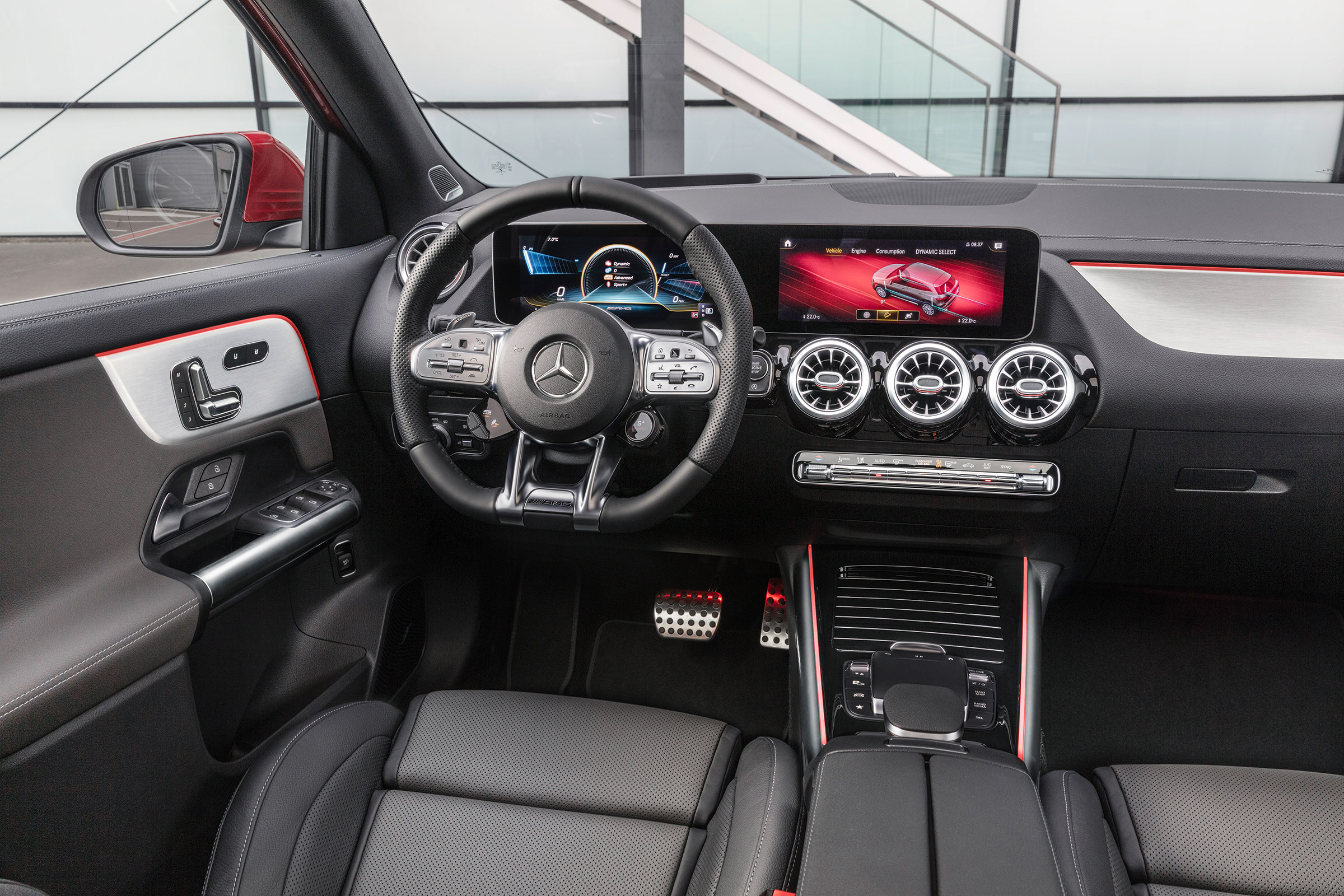 Mercedes-AMG GLA 35 - dash