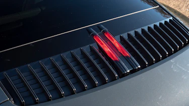 Porsche 911 Carrera - brake light