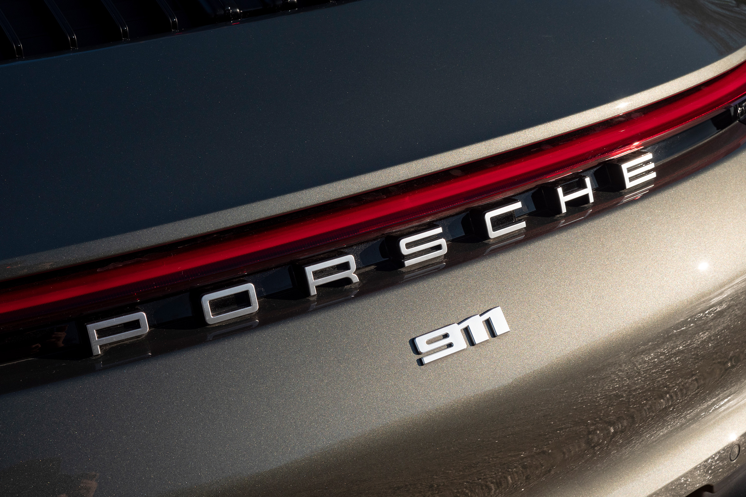 Porsche 911 Carrera - badge