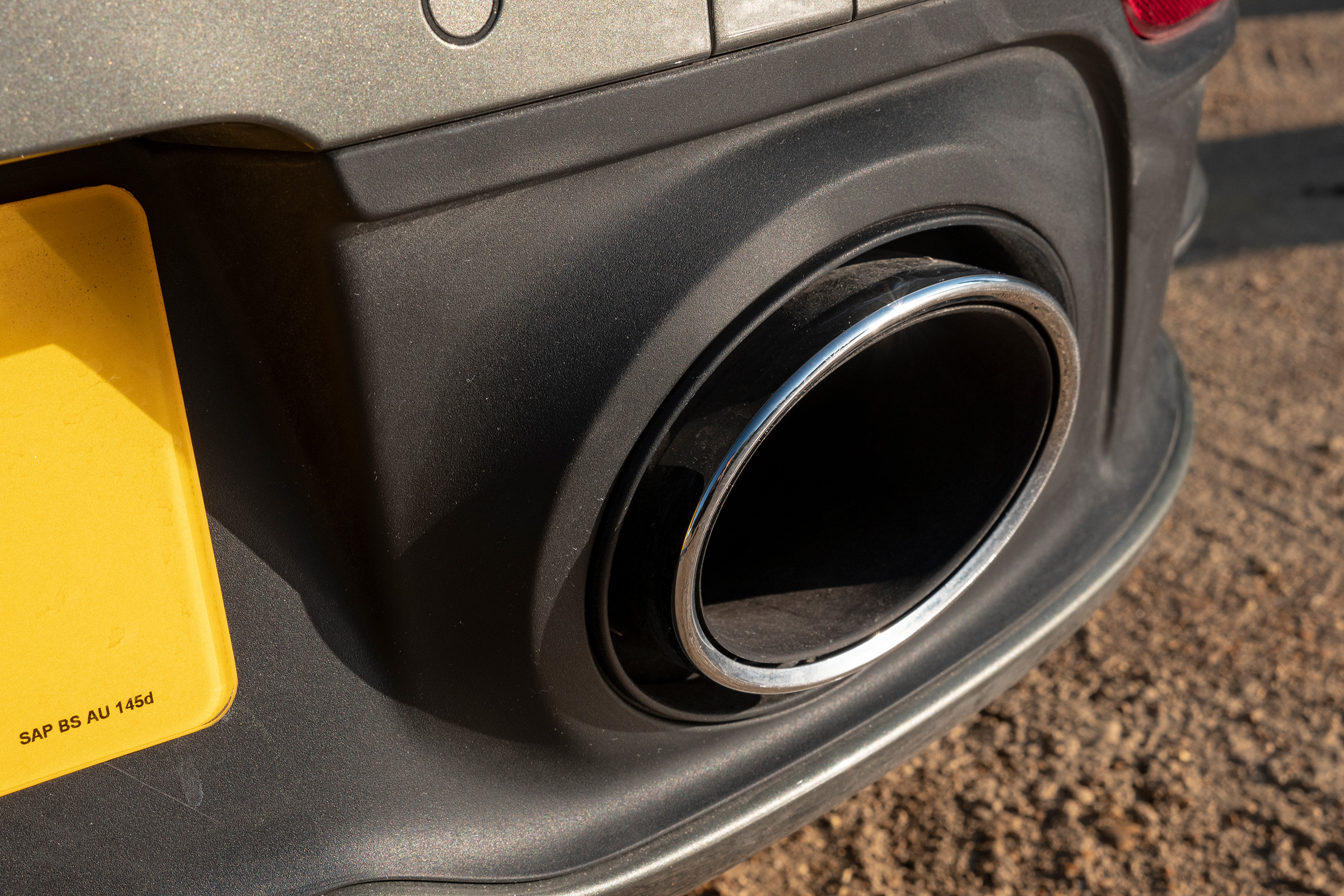 Porsche 911 Carrera - exhaust