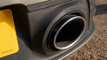 Porsche 911 Carrera - exhaust