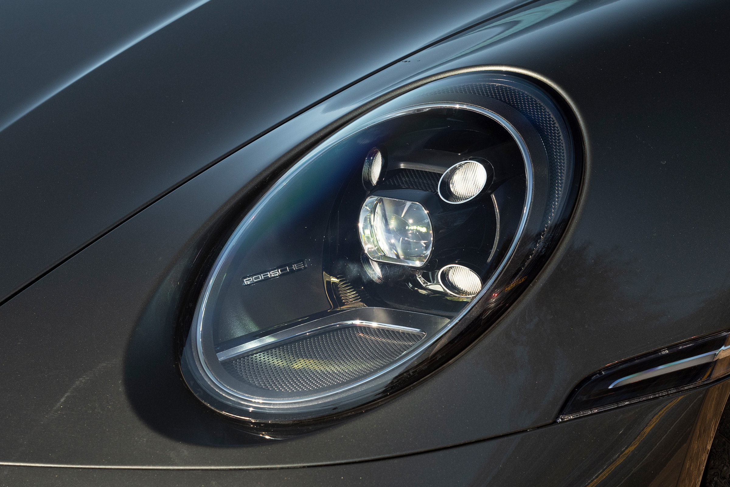 Porsche 911 Carrera - headlight