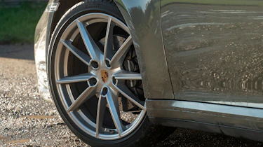 Porsche 911 Carrera - wheel