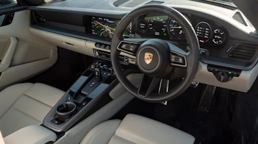 Porsche 911 Carrera - interior