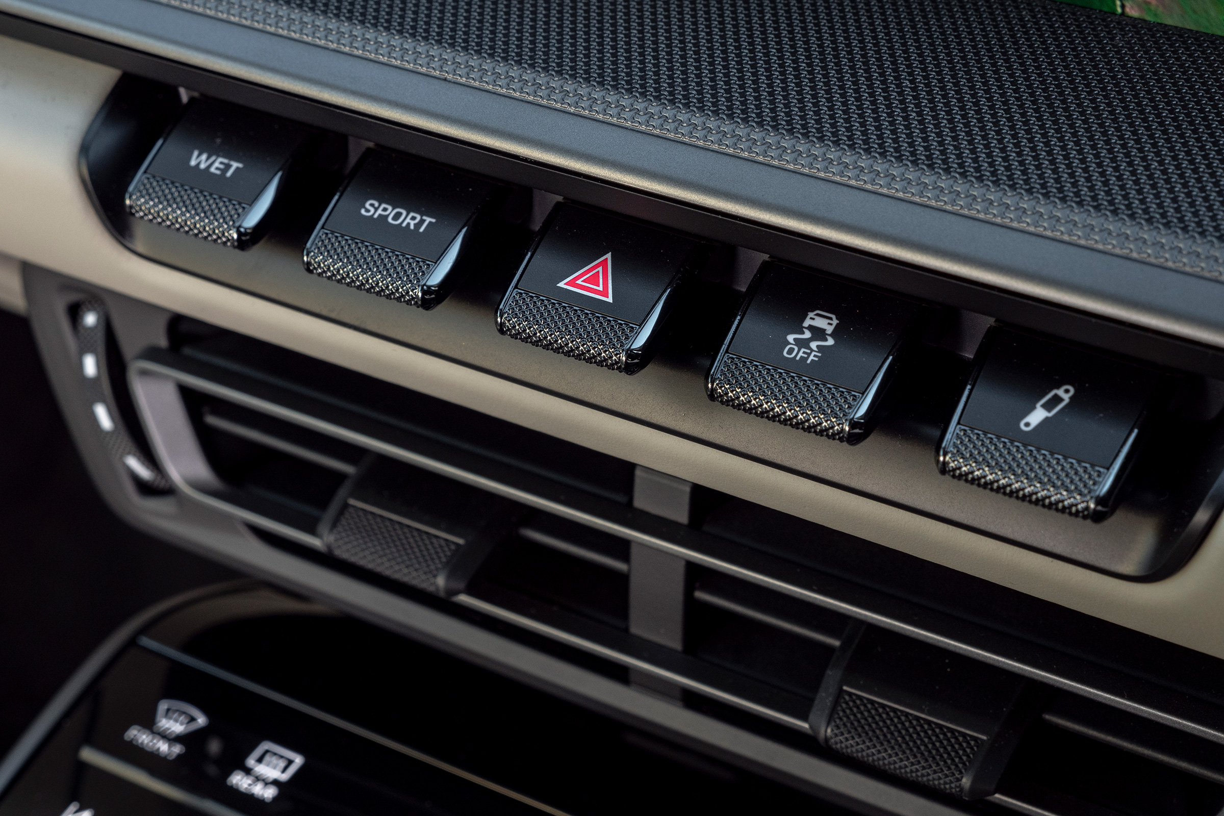 Porsche 911 Carrera - dash buttons