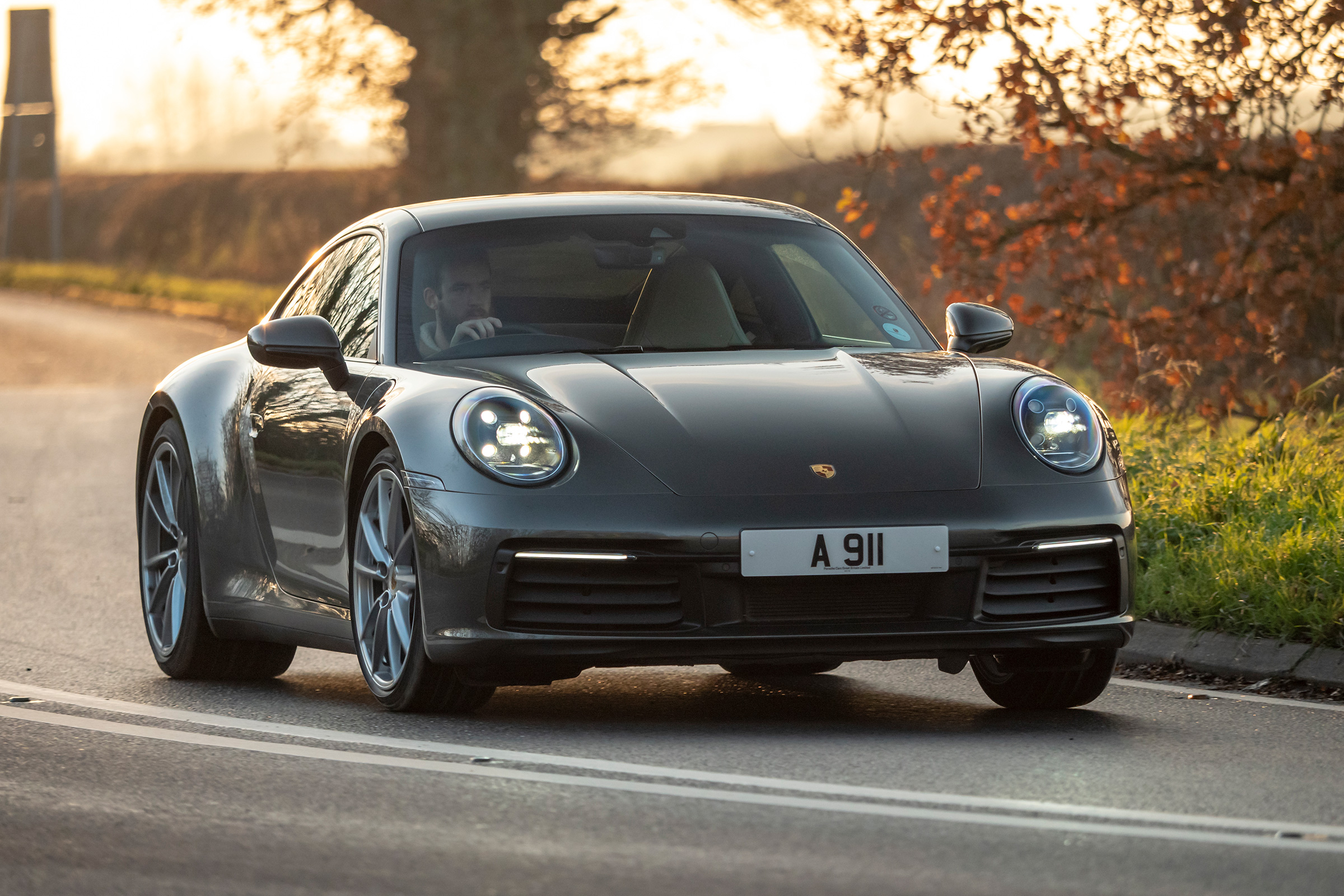 Porsche 911 Carrera - front cornering