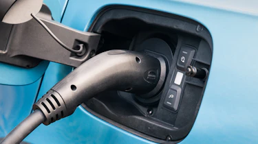 Bentley Bentayga Hybrid - charging port