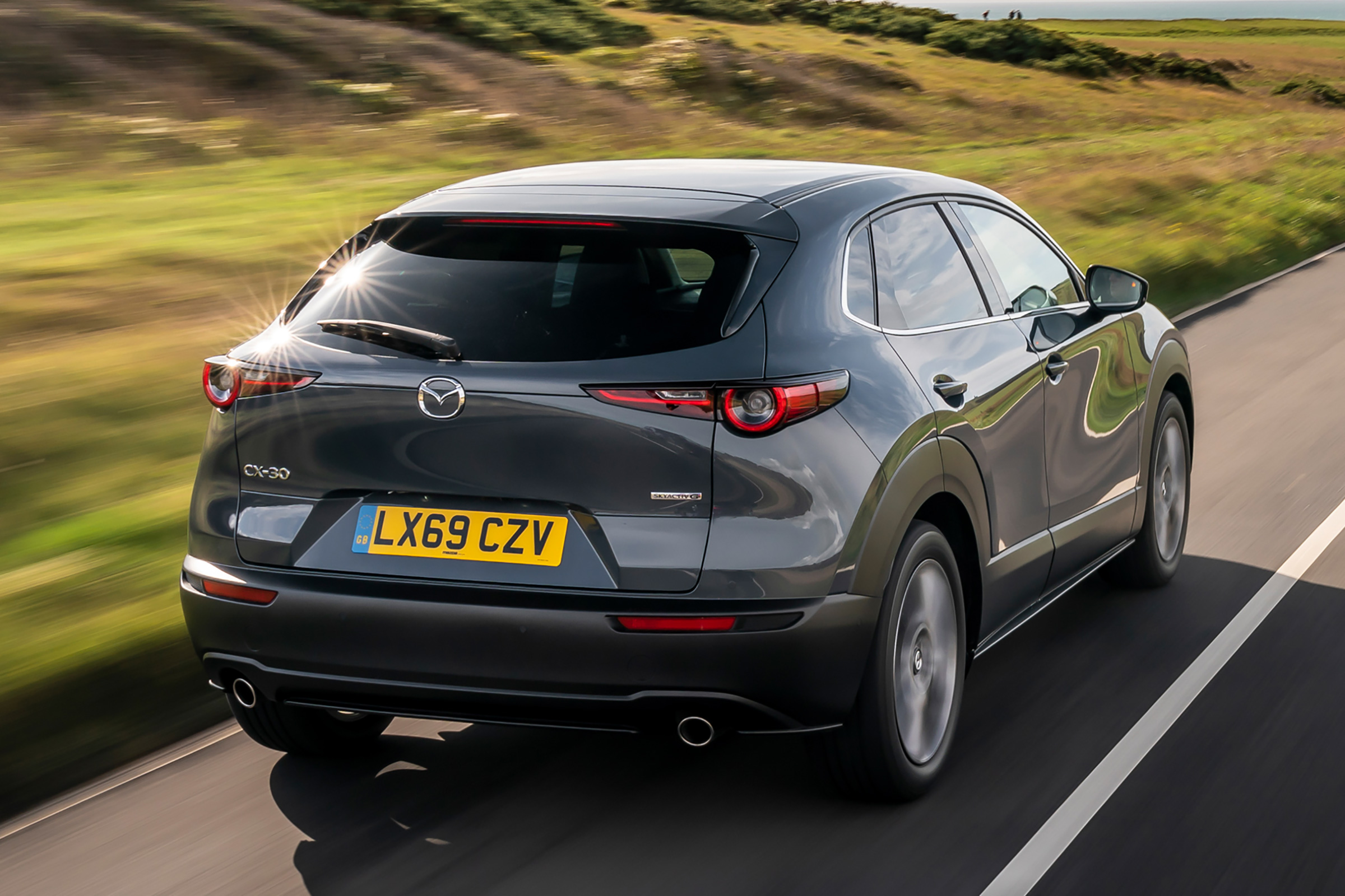 Mazda CX-30 - rear tracking