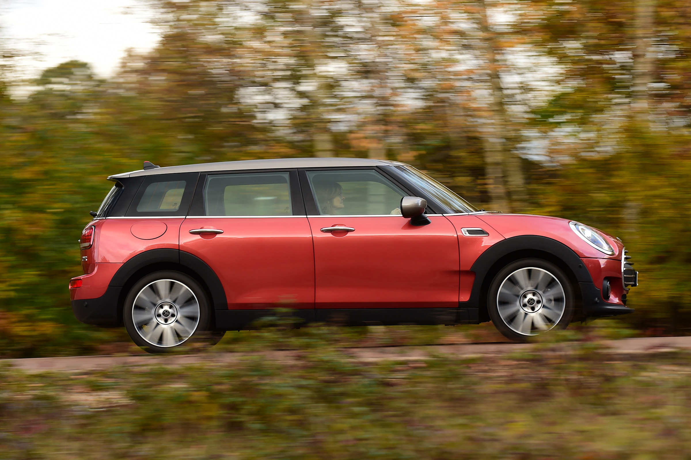MINI Clubman long term - side shot