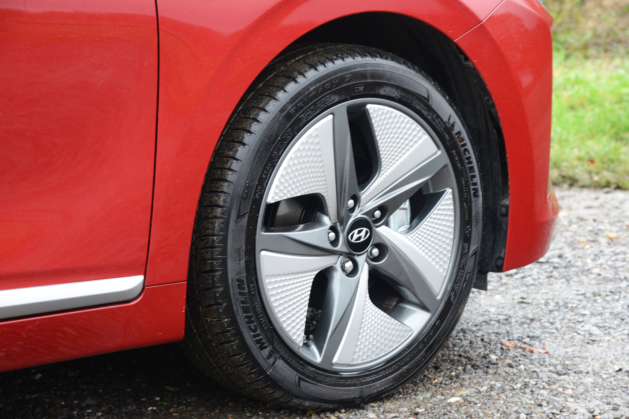 Hyundai Ioniq - wheel
