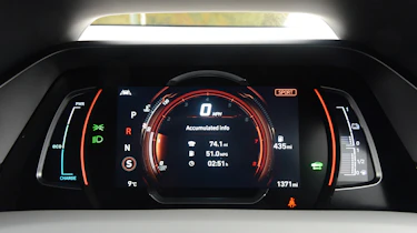 Hyundai Ioniq - dials