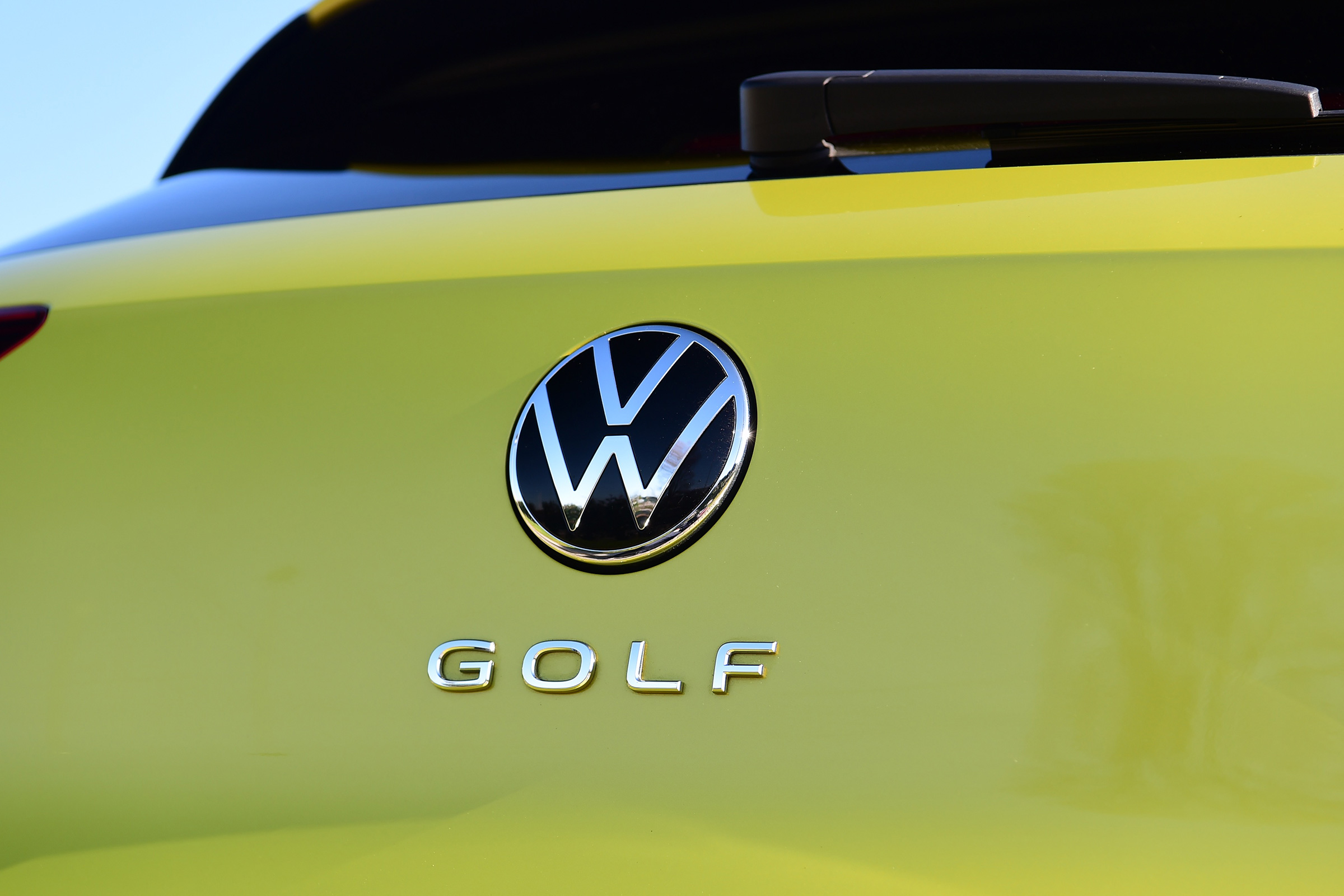 Volkswagen Golf Mk8 - badge