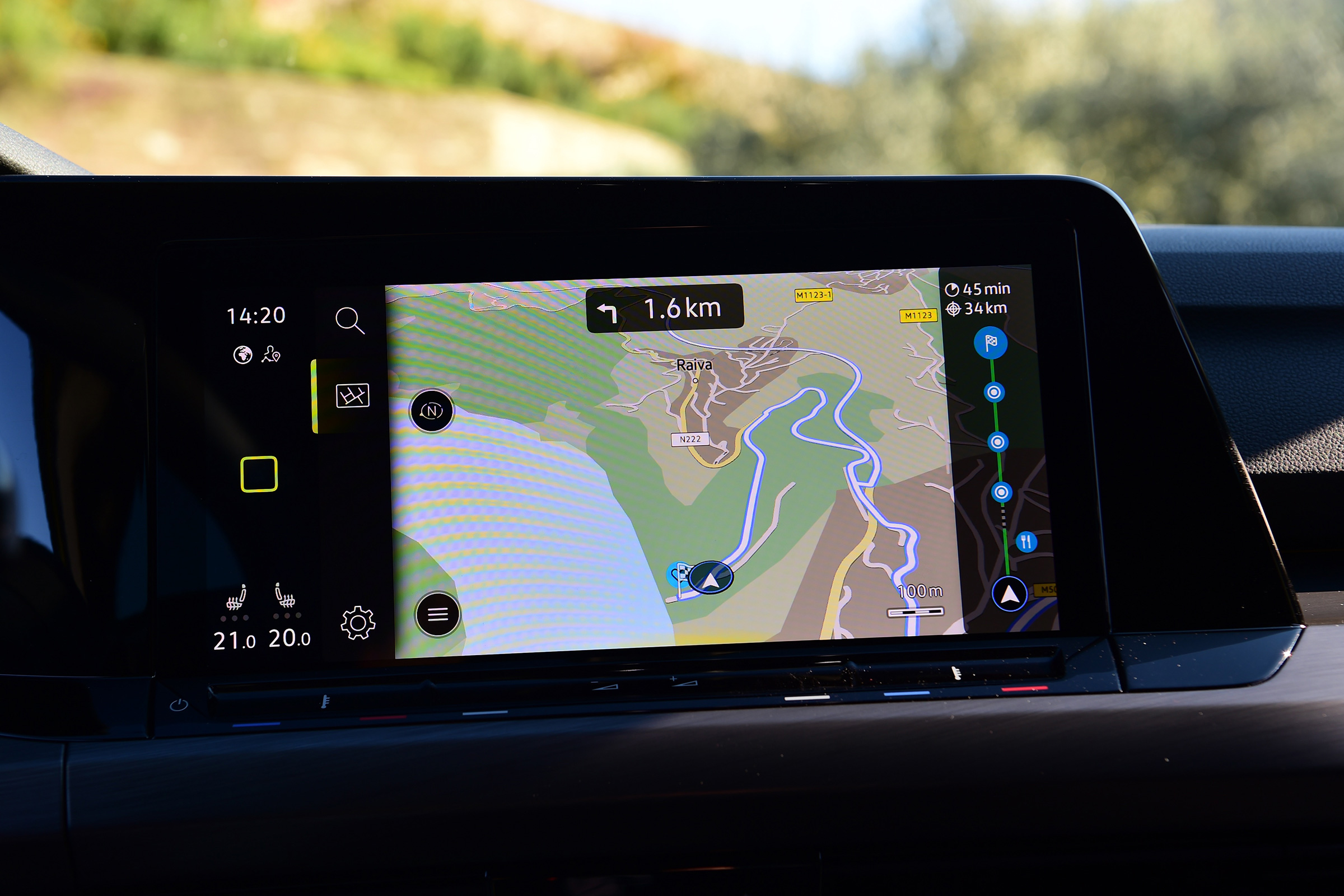Volkswagen Golf Mk8 - navigation