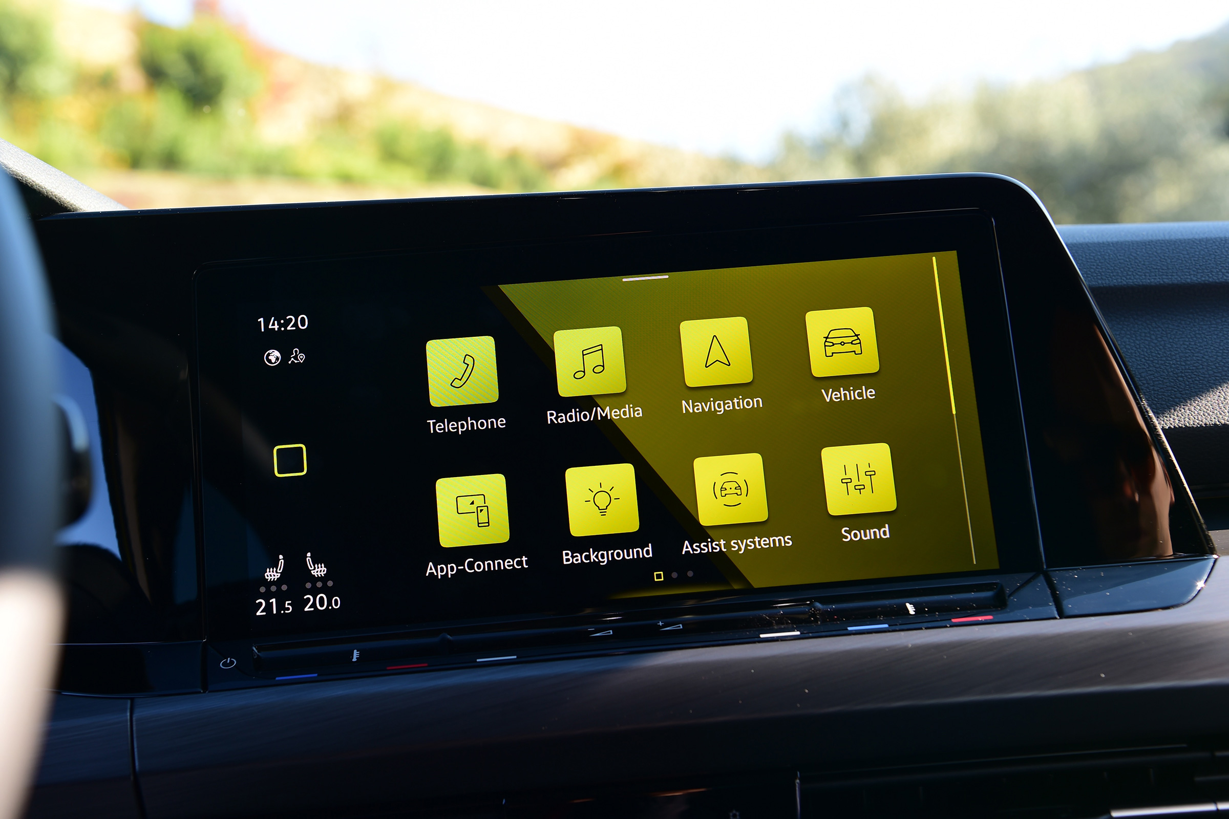 Volkswagen Golf Mk8 - infotainment