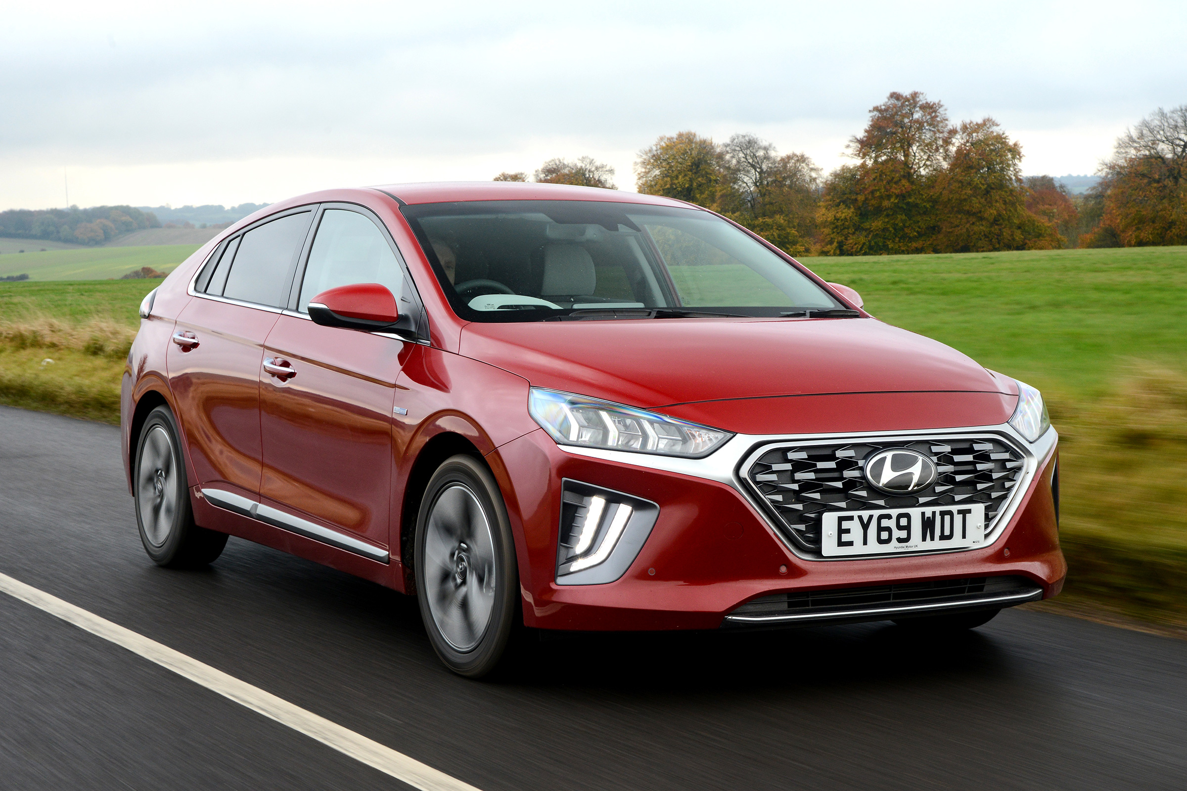 Hyundai Ioniq - front