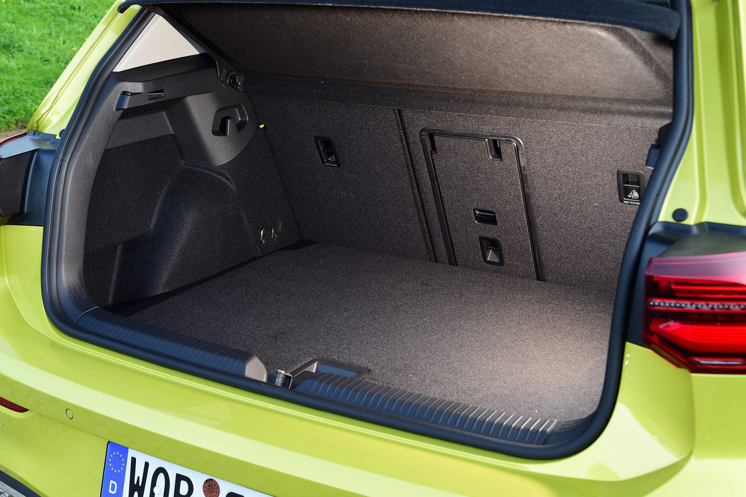 Volkswagen Golf Mk8 - boot