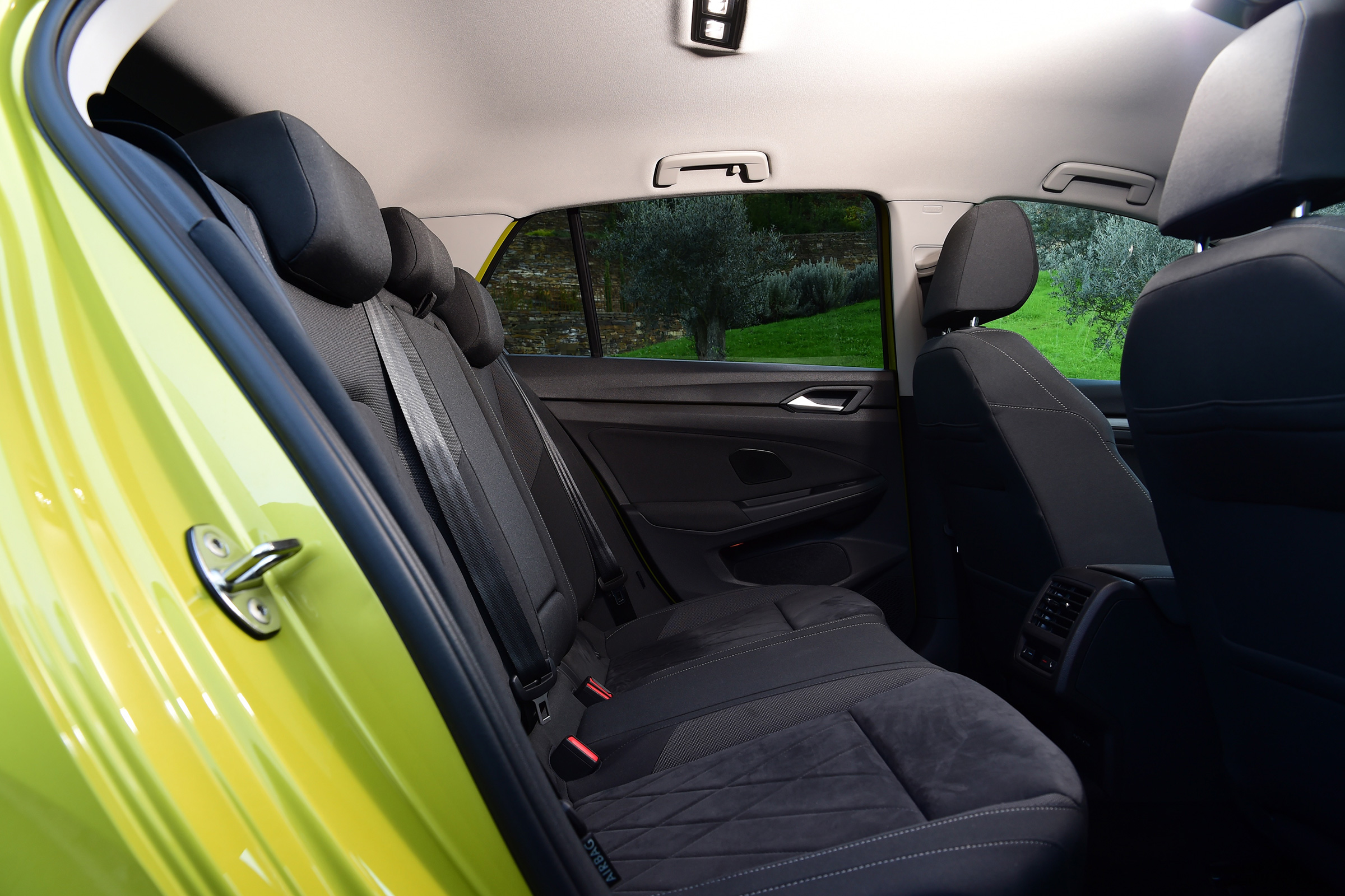 Volkswagen Golf Mk8 - rear seats