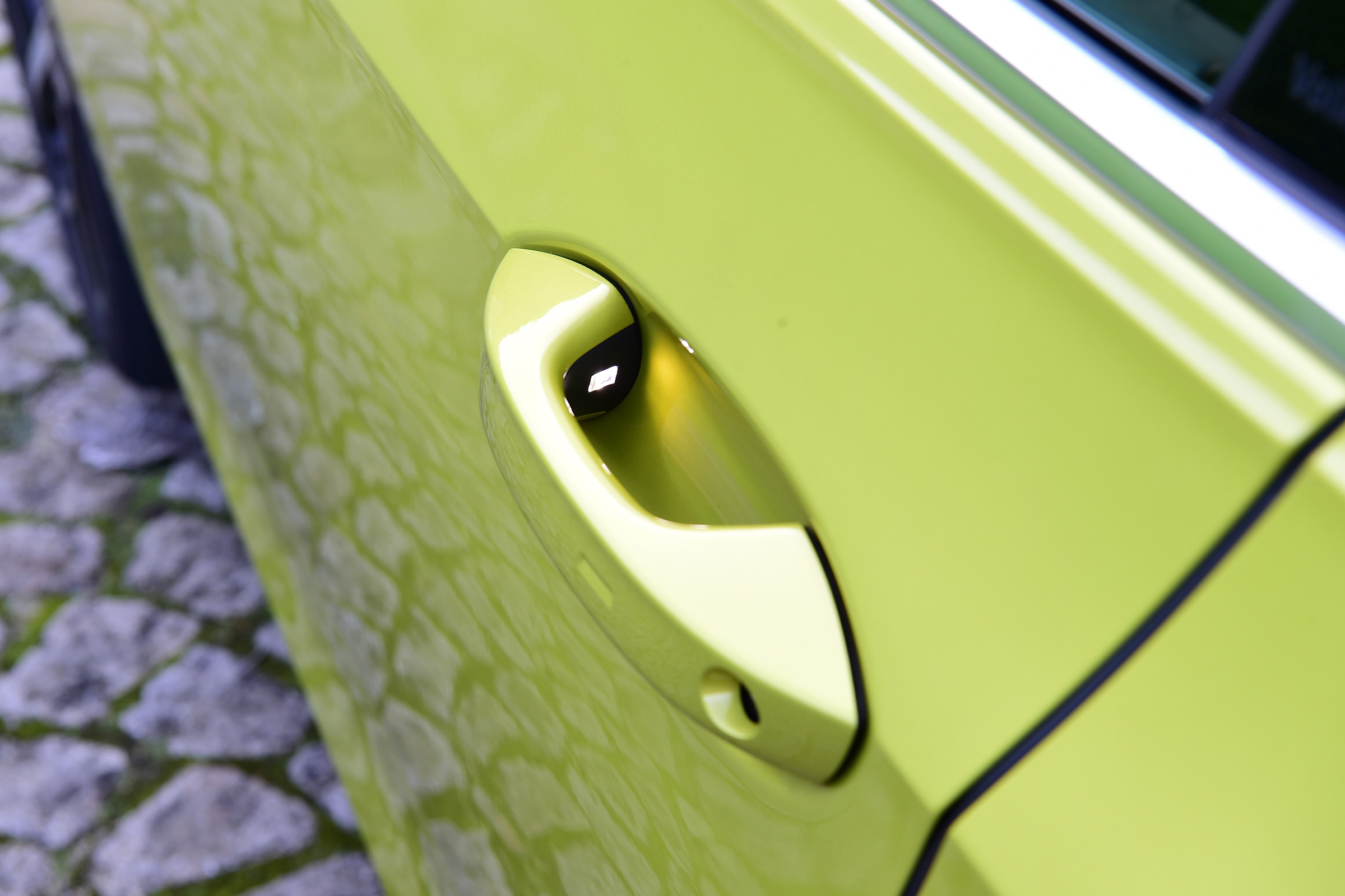 Volkswagen Golf Mk8 - door handle