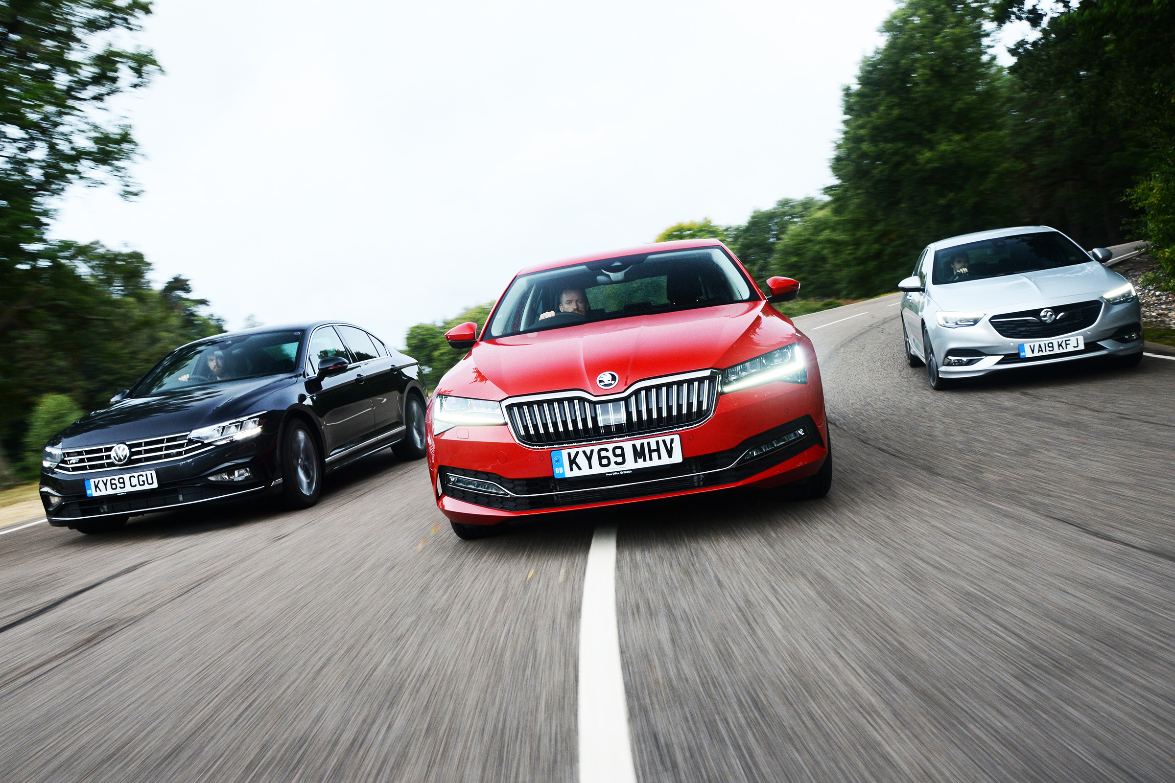 Skoda Superb vs Volkswagen Passat vs Vauxhall Insignia Grand Sport - header