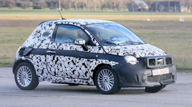 2020 Fiat 500 - spies - front 3/4 tracking