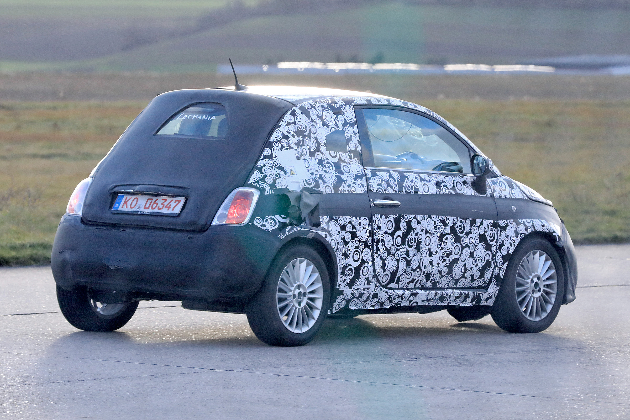 2020 Fiat 500 - spies - rear tracking