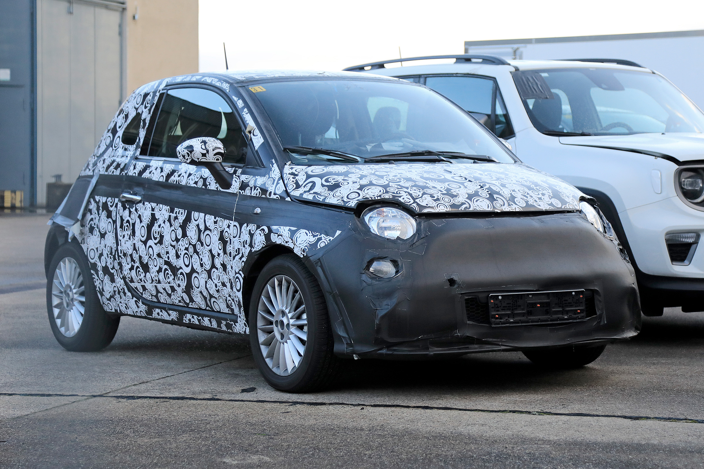 2020 Fiat 500 - spies - front 3/4 static