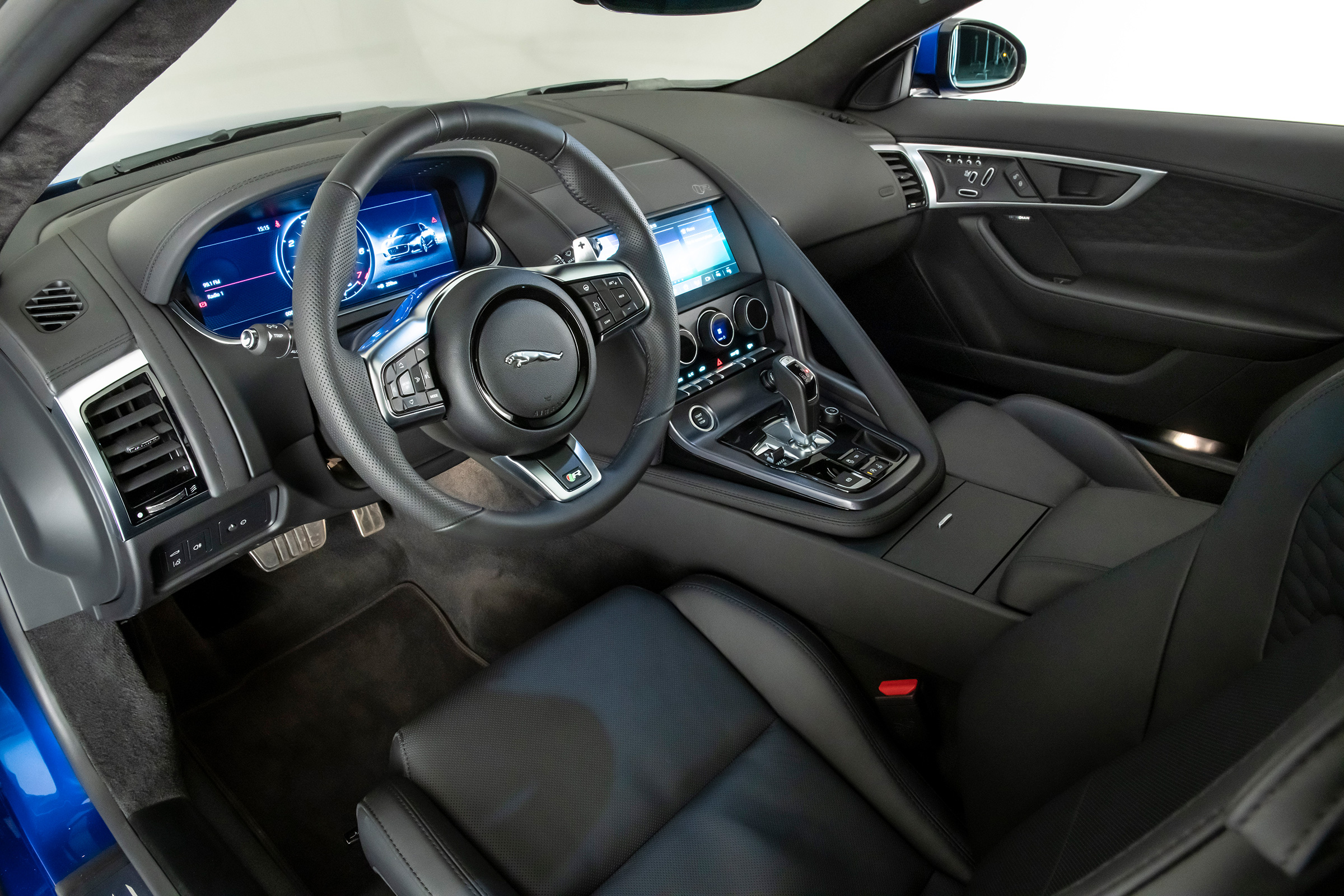 Jaguar F-Type - interior